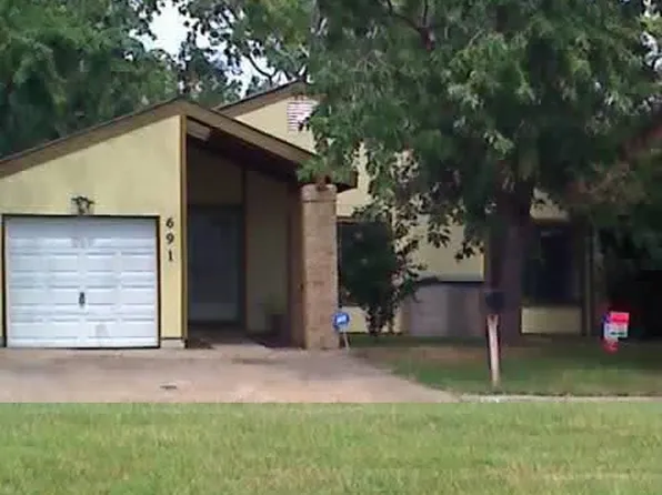 691 Orangewood Dr, Virginia Beach, VA 23453