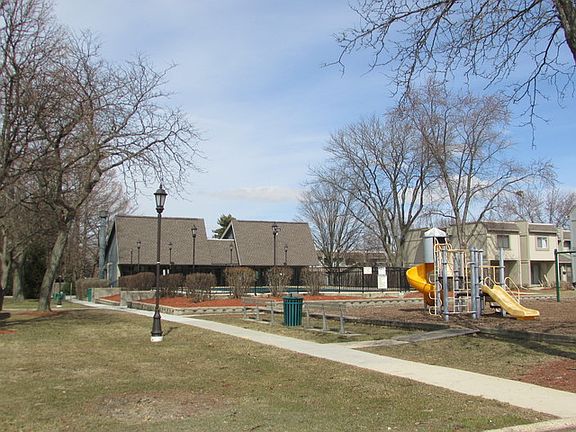 2nd image of 543 Quail Creek Dr