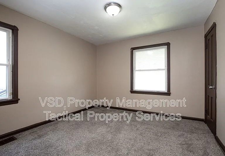 5120 Clement Ave — Photo 11