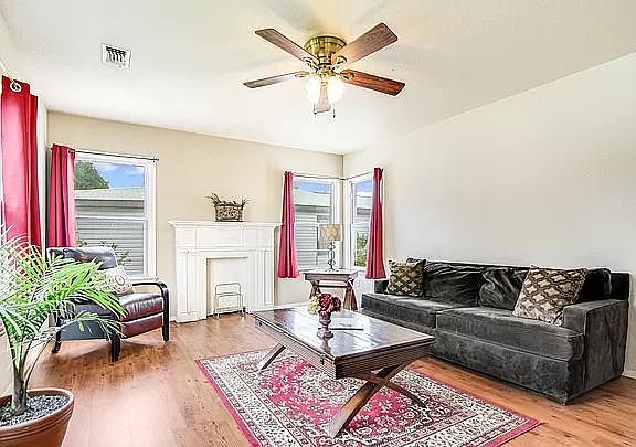 5th image of 2310 W Mistletoe Ave