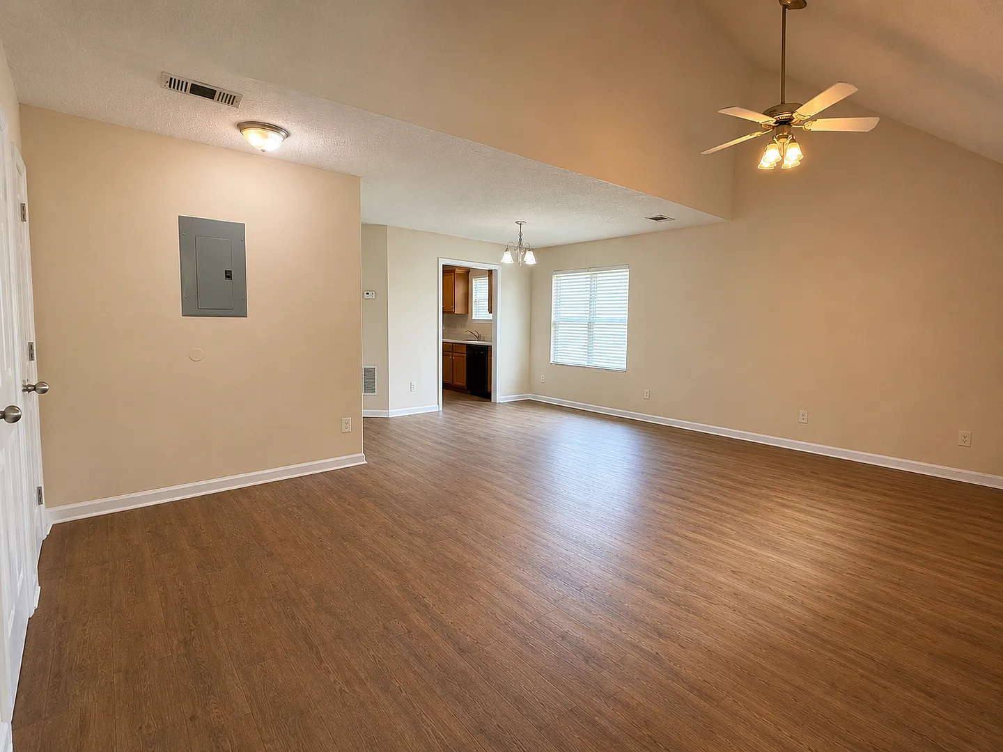 Roommate Matching Home! Pre-Leasing For August 2 2027! — Photo 3
