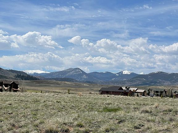 3rd image of 1365 Wildhorse Cir