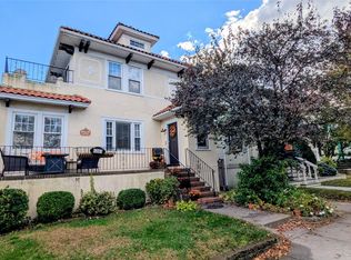 28 E Walnut St, Long Beach, NY 11561