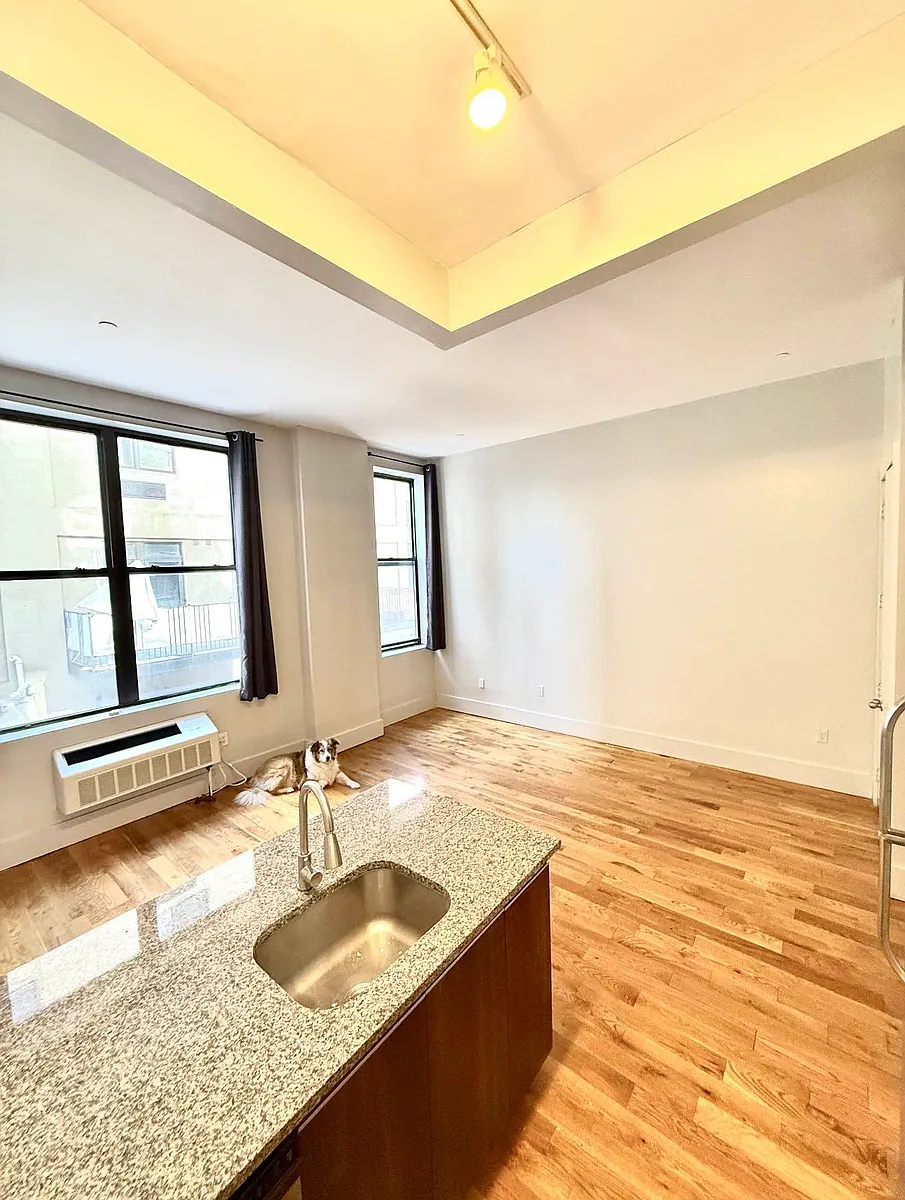 Building Photo - 41 Kosciuszko St #332