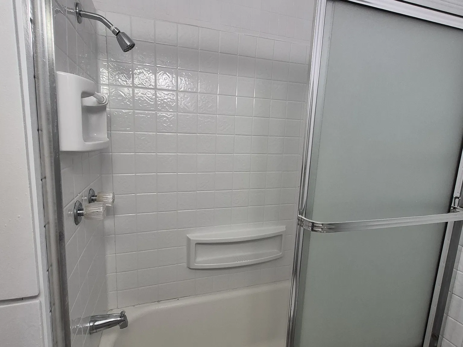 2 bed, 1214 sqft, $2,400 — Photo 4
