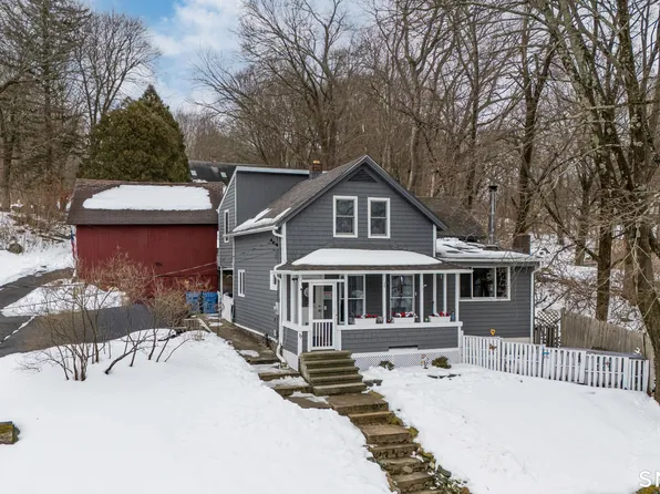 79 Roosevelt Avenue, Norwich, CT 06360