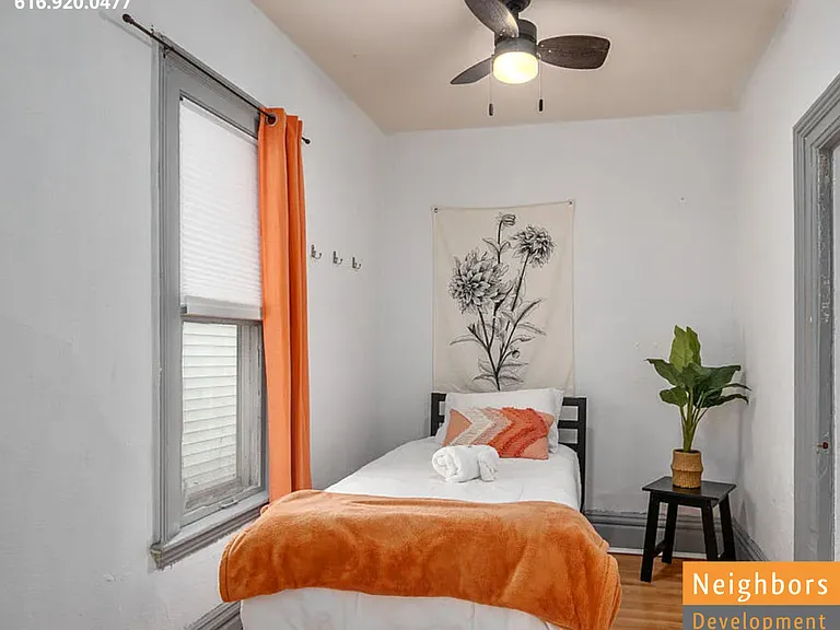 19 Palmer St NE #1 — Photo 15