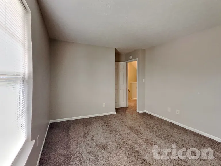 1464 Rebecca Ln — Photo 11