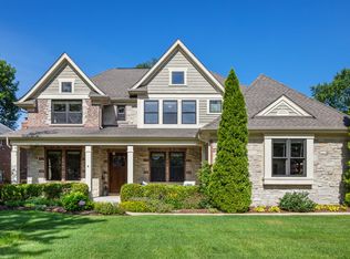 124 Woodstock Ave, Clarendon Hills, IL 60514