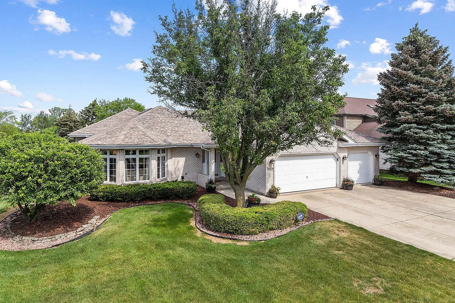 17029 S Pineview Dr photo 1