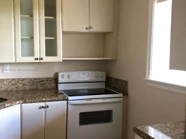 17255 SW 95th Ave APT 459, Palmetto Bay, FL 33157