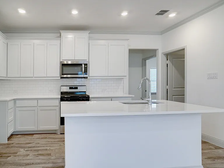 331 Oak Creek Dr — Photo 8
