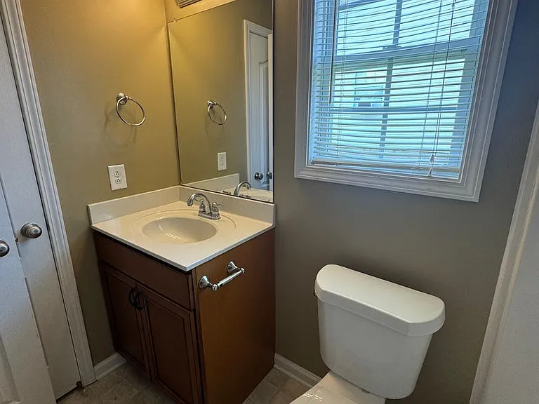 371 Andrew Dr — Photo 23