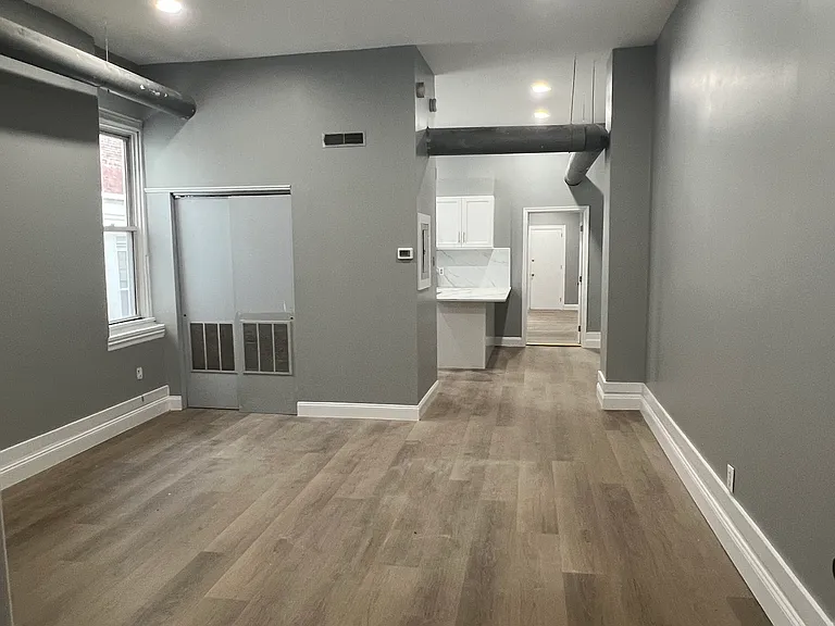 1129 S Broad St #2R — Photo 1