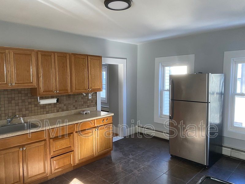 1st image of 38 Kinsley St Unit B