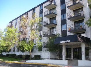 9028 W Heatherwood Drive 1b, Niles, IL 60714