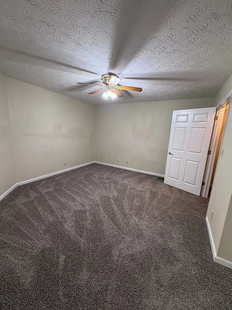 215 W. Francis Street — Photo 4