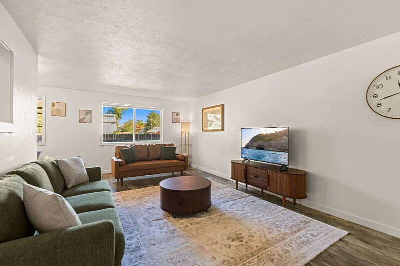 2 bed, 1.0 bath, 900 sqft, $2,495 — Photo 4