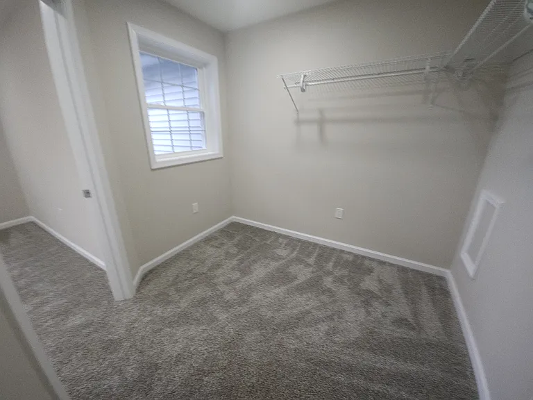 1068 Lakeland Dr — Photo 22