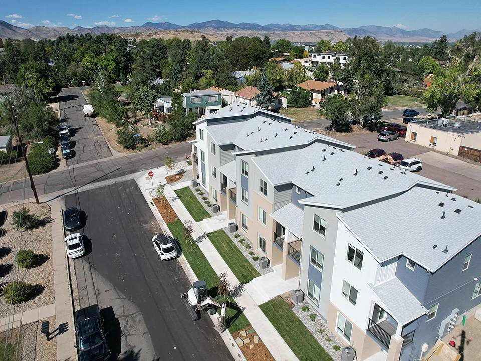 Building Photo 5