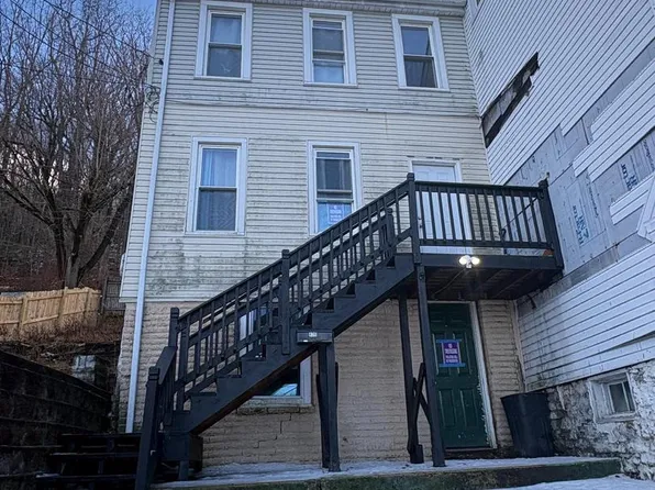 436 W Savory St, Pottsville, PA 17901