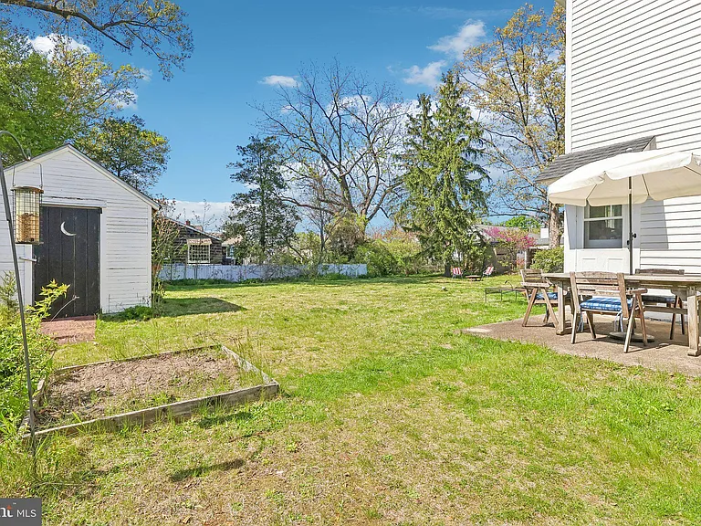 2167 Brunswick Ave — Photo 42