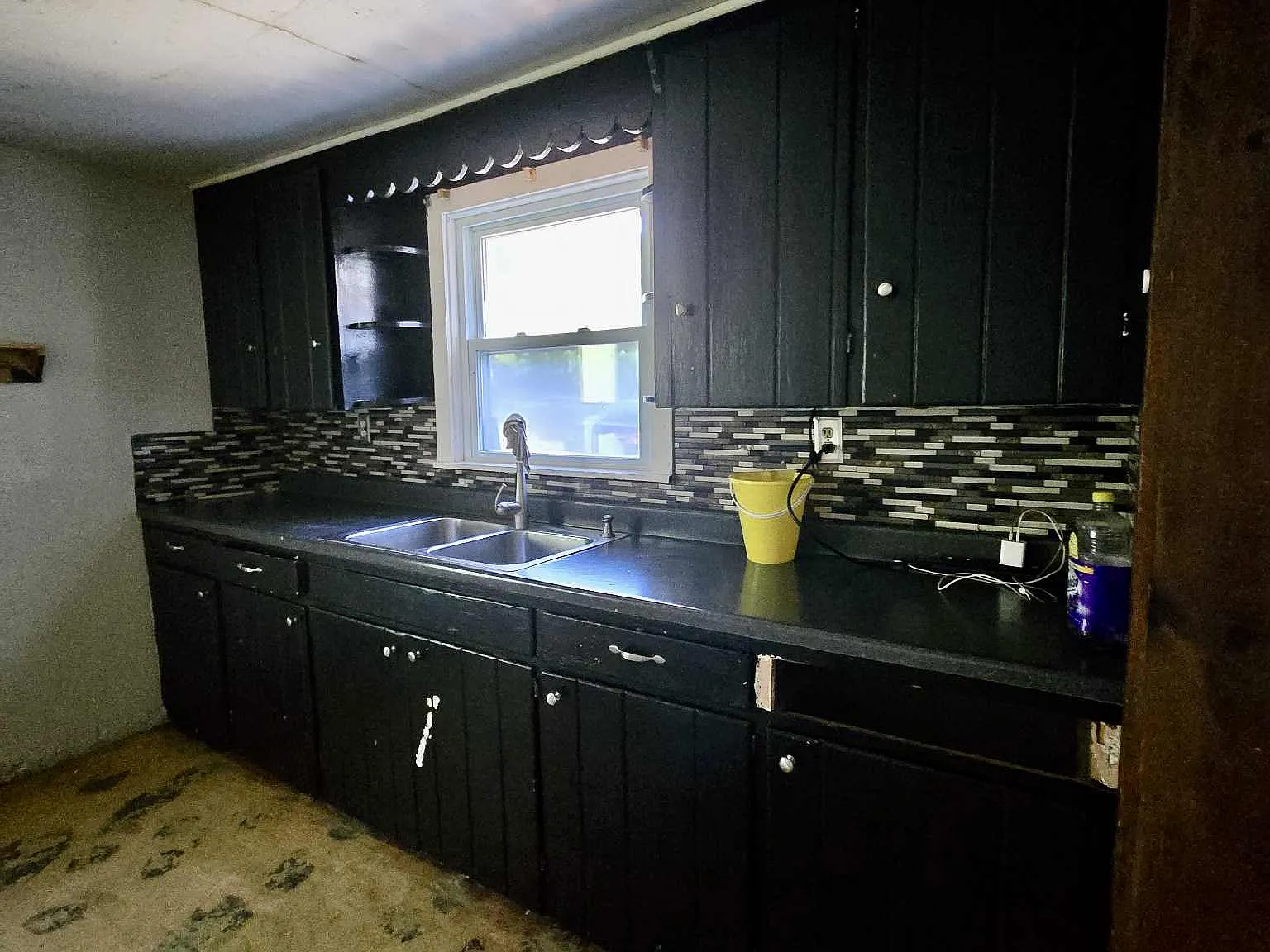 3 bed, 1300 sqft, $1,250 — Photo 2