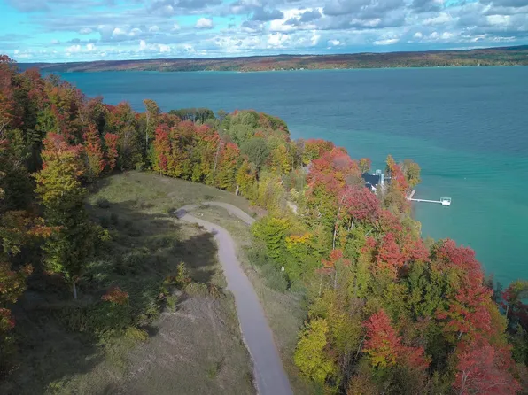 3624 NW Torch Lake Dr, Kewadin, MI 49648