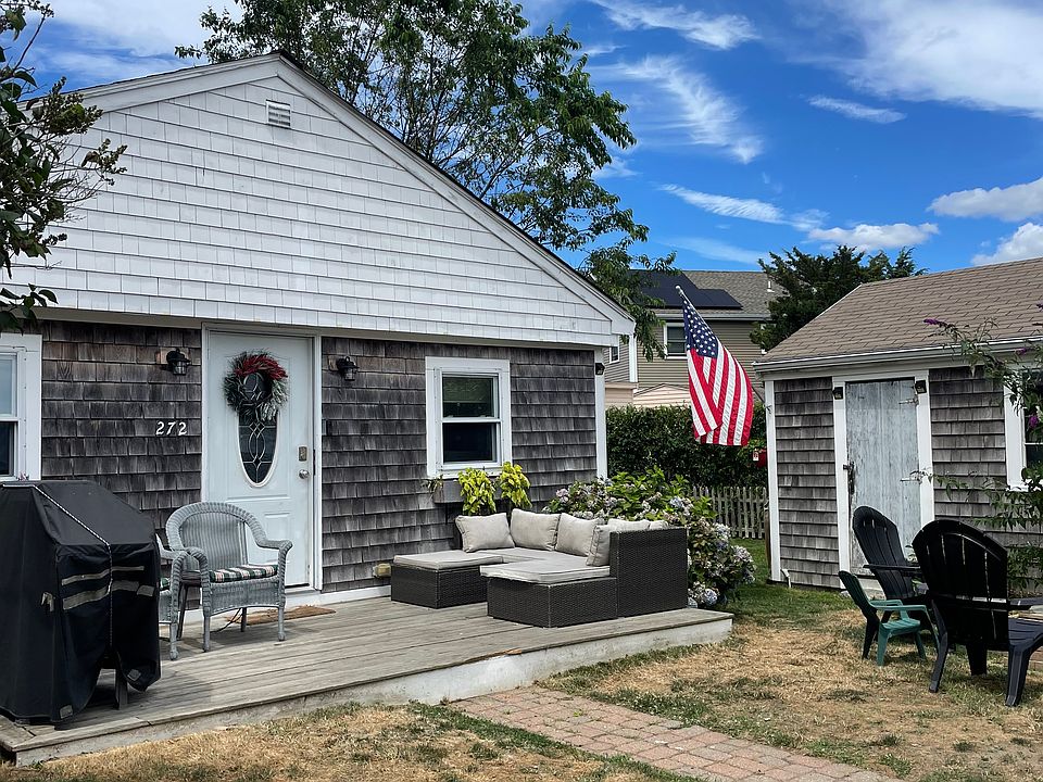 Front yard / Front of house
