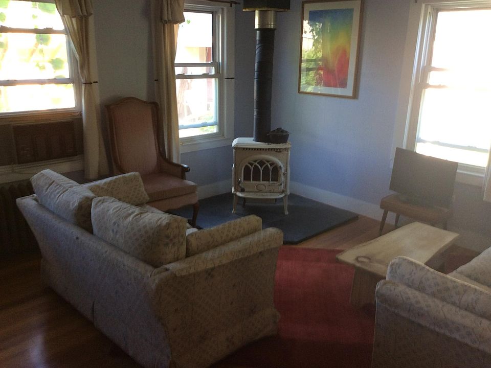 Living Room when it was furnished