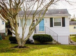 166 Cosey Beach Rd, New Haven, CT 06512