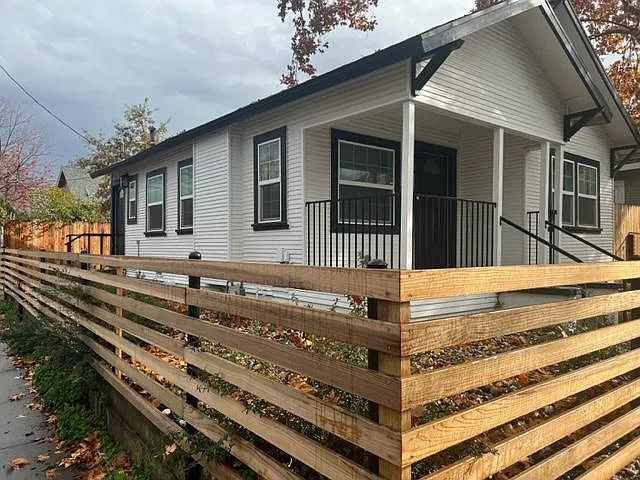 3201 San Jose Way — Photo 2
