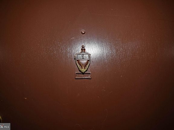 4th image of 2823 4th St NE