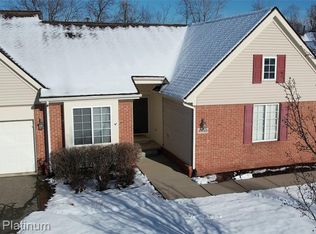 4459 Willow View Ct, Howell, MI 48843