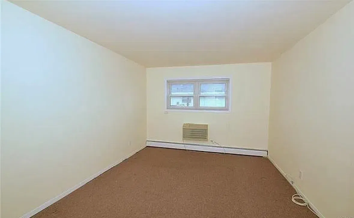 3 bed, 1200 sqft, $3,200 — Photo 2