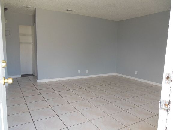 5th image of 110 E Tiffany Dr APT 1