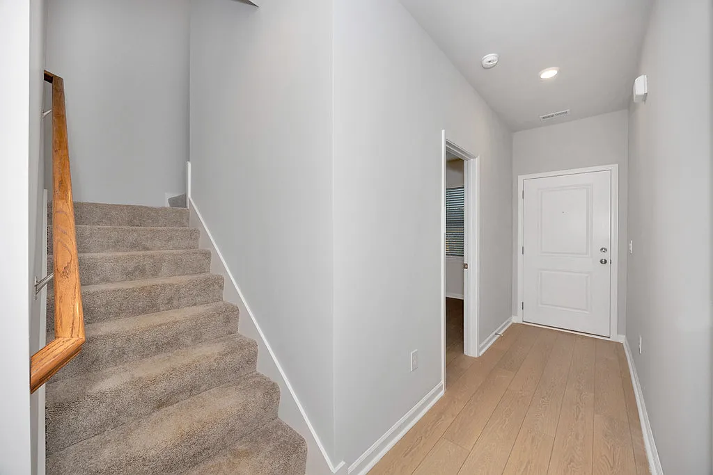 149 Wolfe Lane - 1 — Photo 2