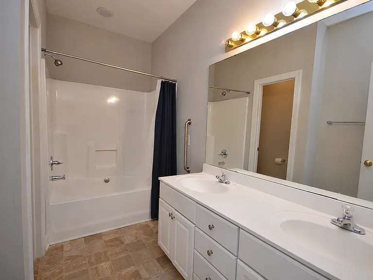 3319 Philmont Dr — Photo 12