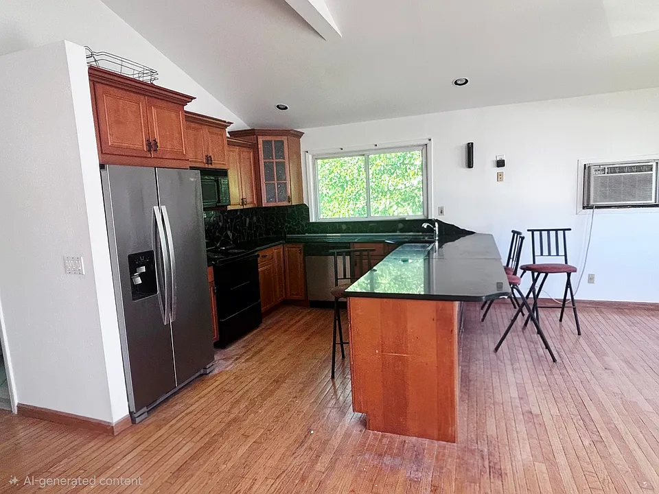 386 Erlanger Blvd