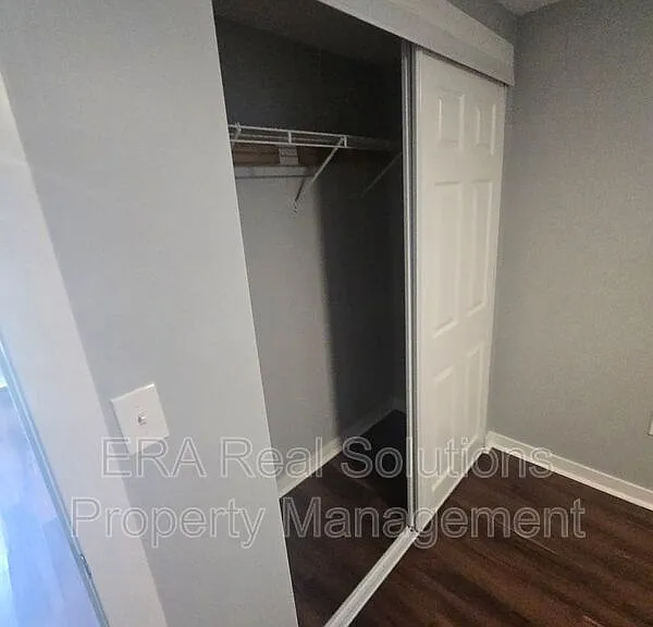 75 E Moler St #B — Photo 10