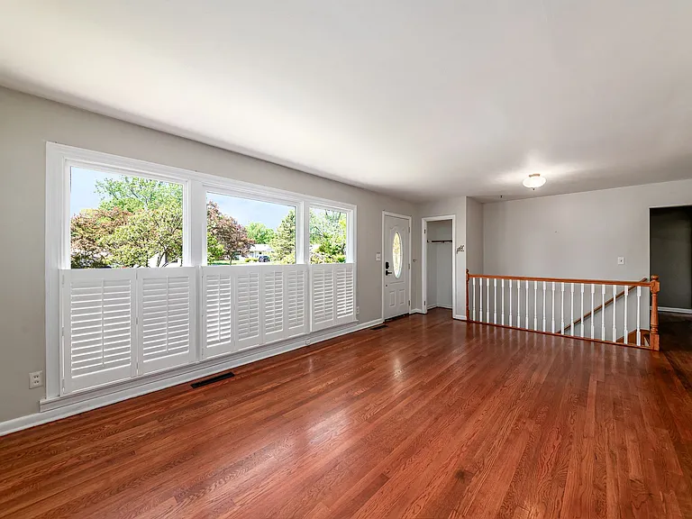 297 E Clearview Ave — Photo 14