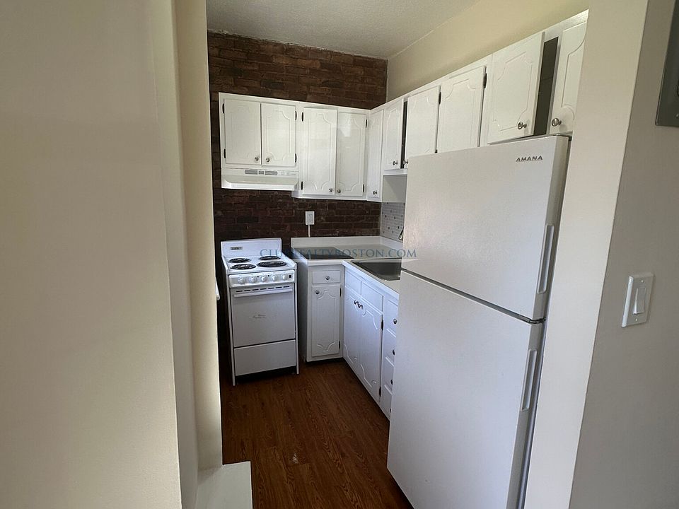 1st image of 70 S Huntington Ave APT 15
