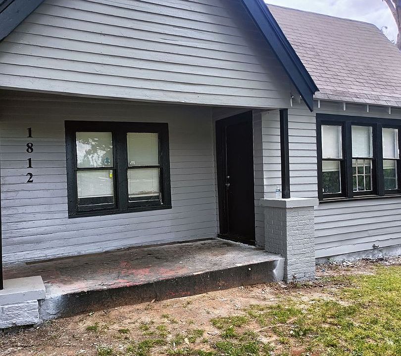1st image of 1812 NE 24th St