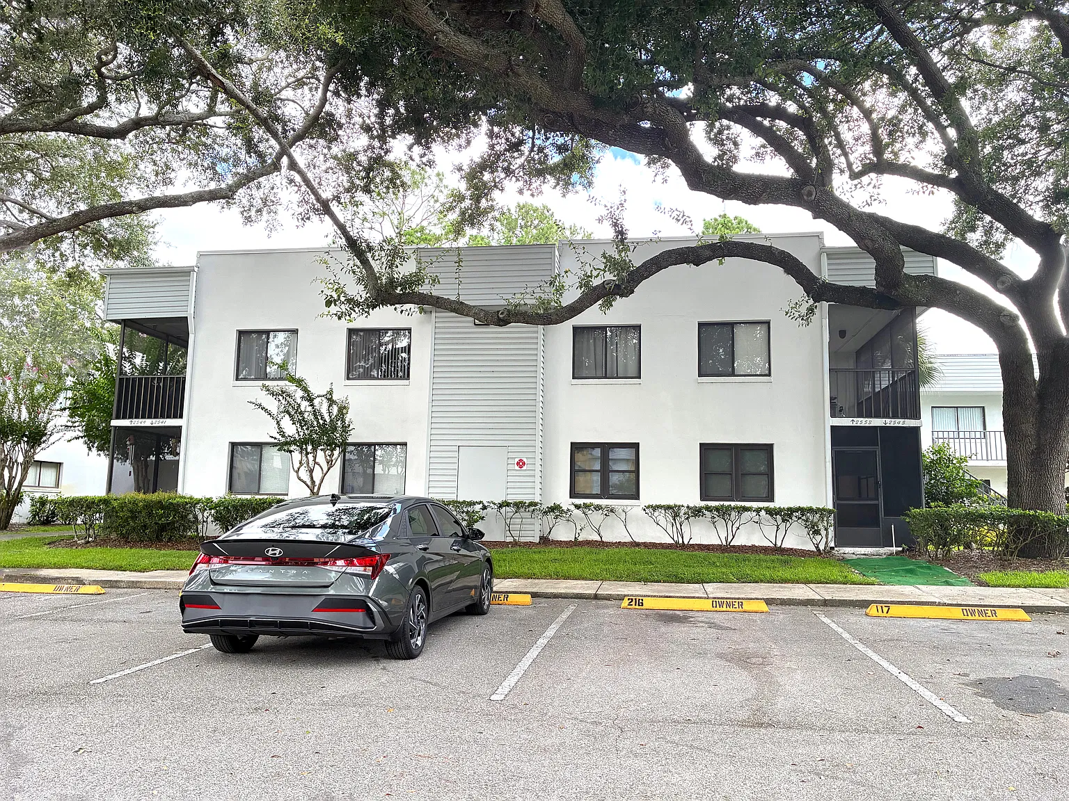 2 bed, 953 sqft, $1,575 — Photo 2