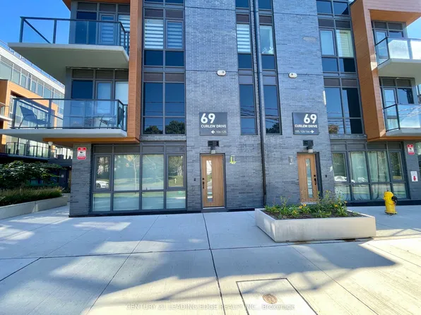 69 Curlew Dr #117, Toronto, ON M3A 0B3