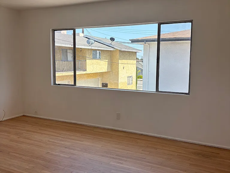 12321 Beverly Blvd — Photo 10
