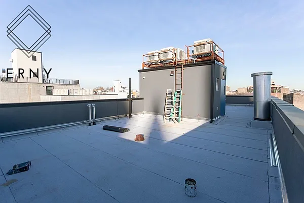 Rented by ERNY LLC | media 18