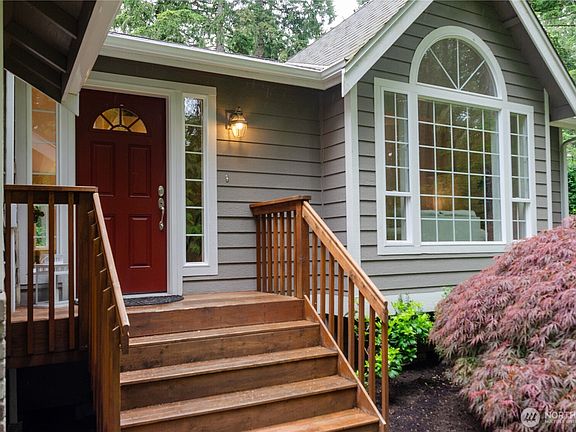 3rd image of 8915 69th Avenue NW