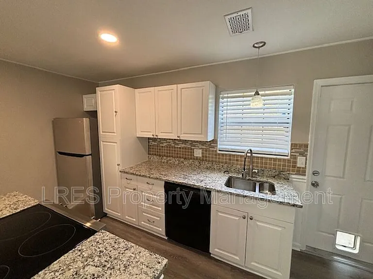 517 Carambola Ave — Photo 11