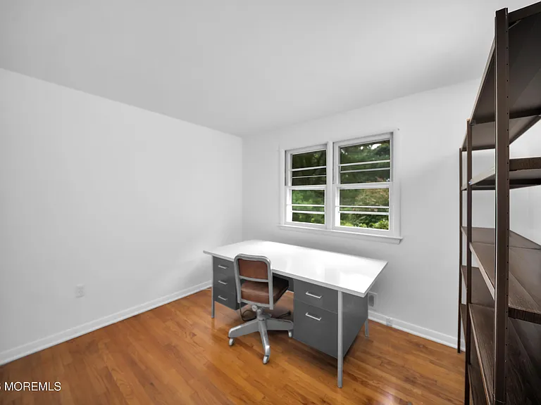 170 Bingham Ave — Photo 28